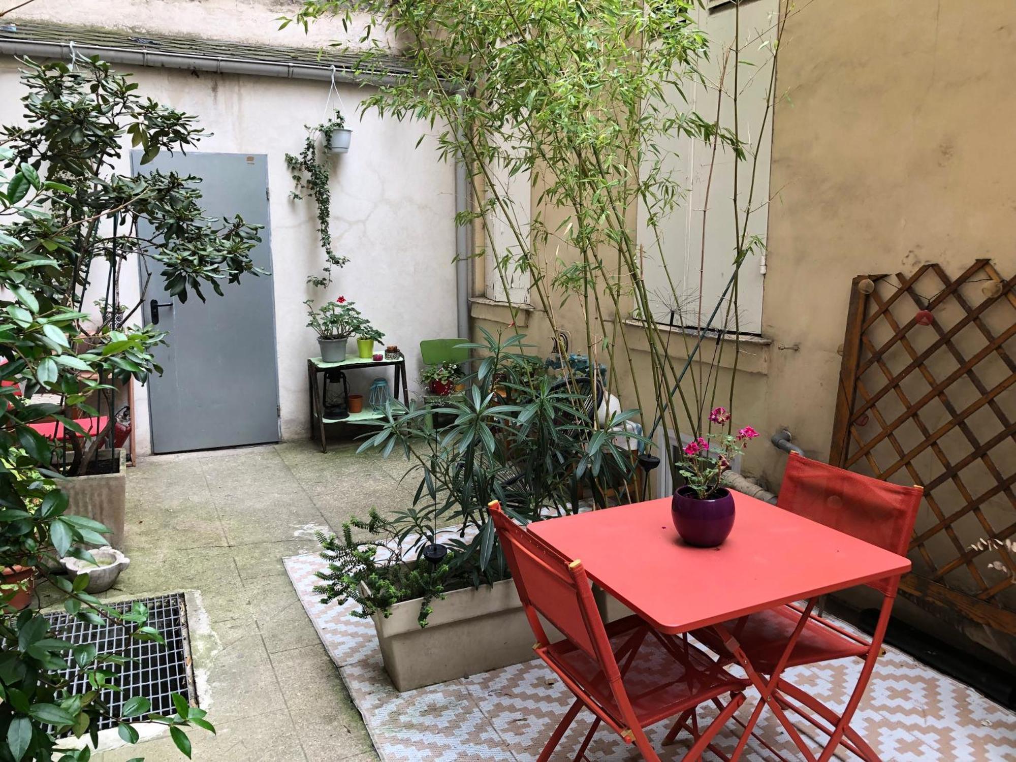 Guesthouse Familial Pour 2,3,4 Personnes De 44M2- Accessible Handic -Rez De Chaussee-Vues Sur Rue Et Patio Prive - Sejour, Chambre Separee-Cuisine,Salle De Bain,Lit Double Et Canape-Lit 2Pers-Entree De La Rue Berzelius-5 Minutes Du Metro Brochant-Lig Paris Bagian luar foto