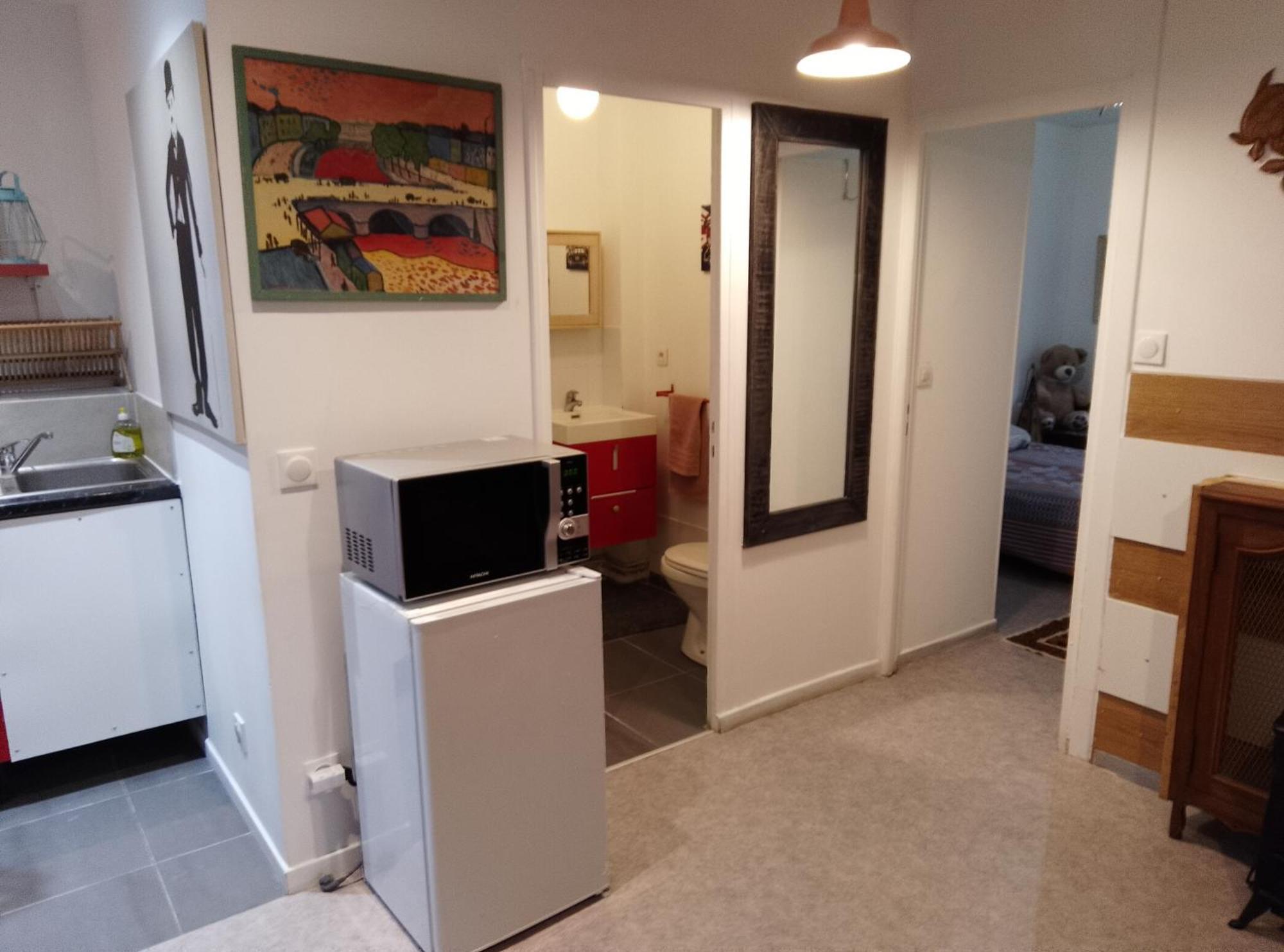 Guesthouse Familial Pour 2,3,4 Personnes De 44M2- Accessible Handic -Rez De Chaussee-Vues Sur Rue Et Patio Prive - Sejour, Chambre Separee-Cuisine,Salle De Bain,Lit Double Et Canape-Lit 2Pers-Entree De La Rue Berzelius-5 Minutes Du Metro Brochant-Lig Paris Bagian luar foto