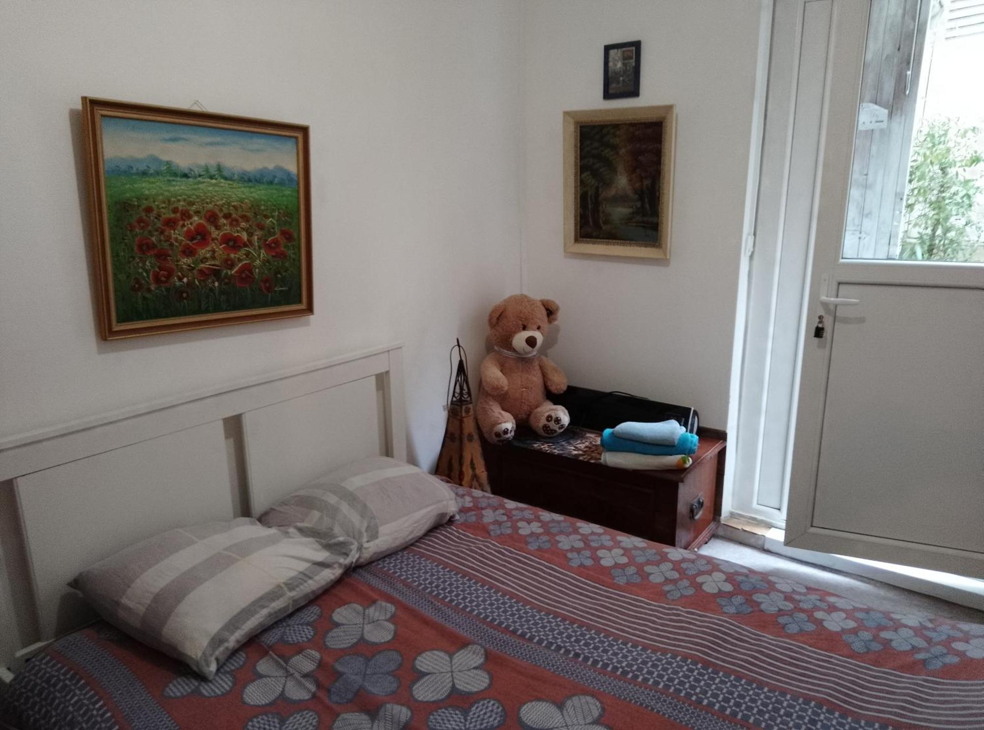 Guesthouse Familial Pour 2,3,4 Personnes De 44M2- Accessible Handic -Rez De Chaussee-Vues Sur Rue Et Patio Prive - Sejour, Chambre Separee-Cuisine,Salle De Bain,Lit Double Et Canape-Lit 2Pers-Entree De La Rue Berzelius-5 Minutes Du Metro Brochant-Lig Paris Bagian luar foto